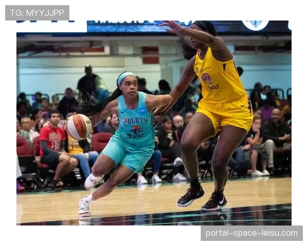 特写：2025年夺冠夜，纽约自由人更衣室内的香槟与泪水